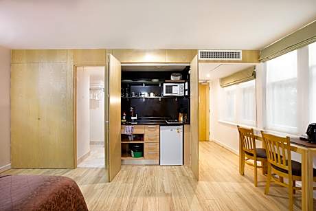 Executive Studio Suite