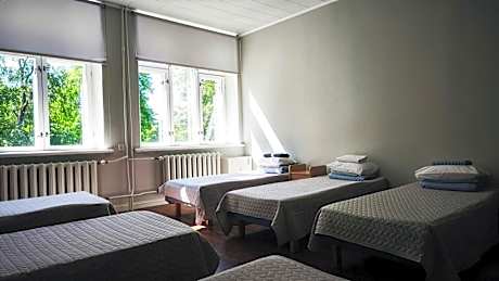Bed in 8-Bed Mixed Dormitory Room with Shared Bathroom