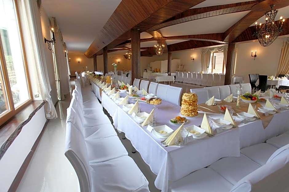 Gościniec pod Strzechą