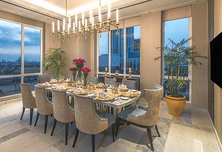 Oakwood Hotel & Residence Surabaya