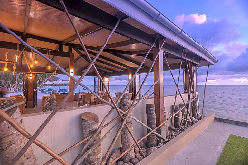 Coco de Mer and Black Parrot Suites