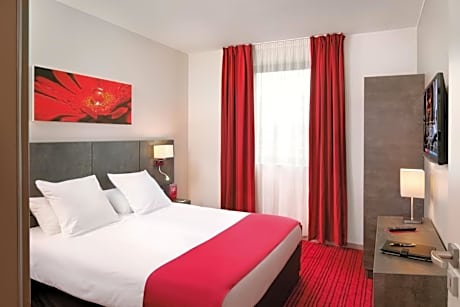 One Bedroom Apartment