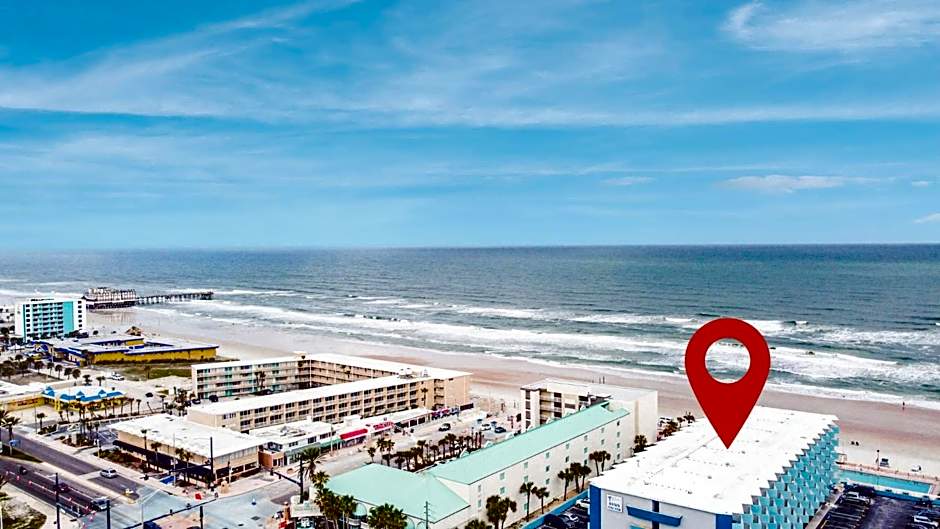 Luxury Beachfront Studio - Private Balcony with Ocean View - Heated Pool - Hot Tub - Tiki Bar - Sauna