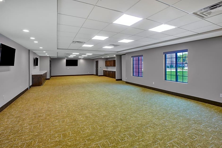 Staybridge Suites Benton Harbor-St. Joseph River By IHG