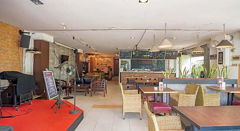 RedDoorz @ H. Agus Salim Street Pontianak