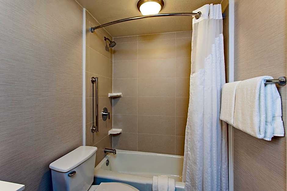 Holiday Inn Long Beach - Airport By IHG