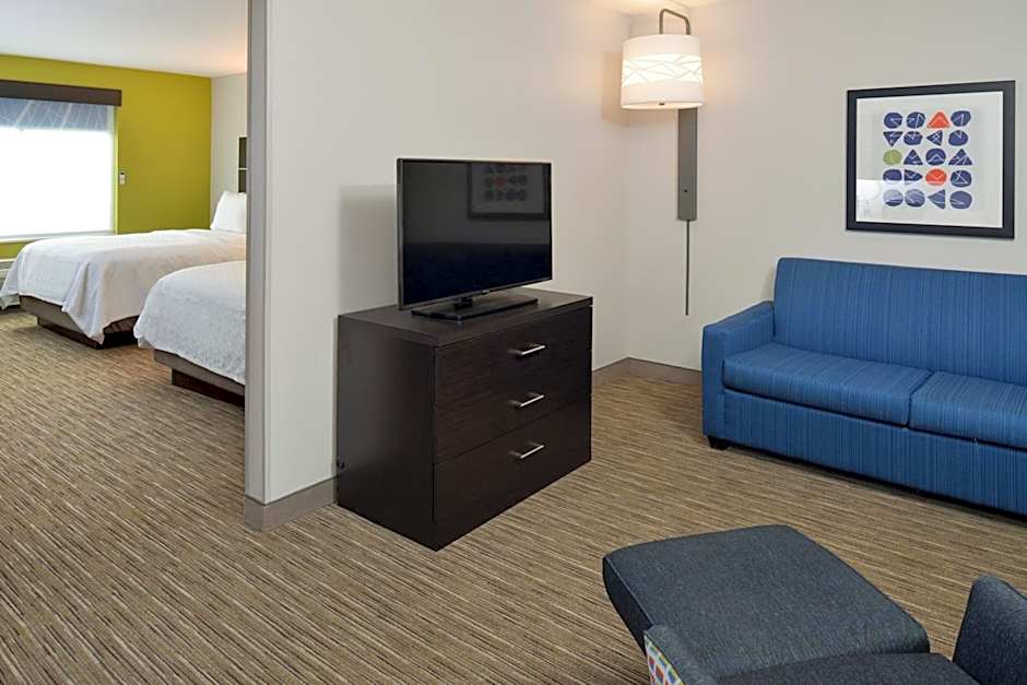 Holiday Inn Express & Suites Pueblo By IHG