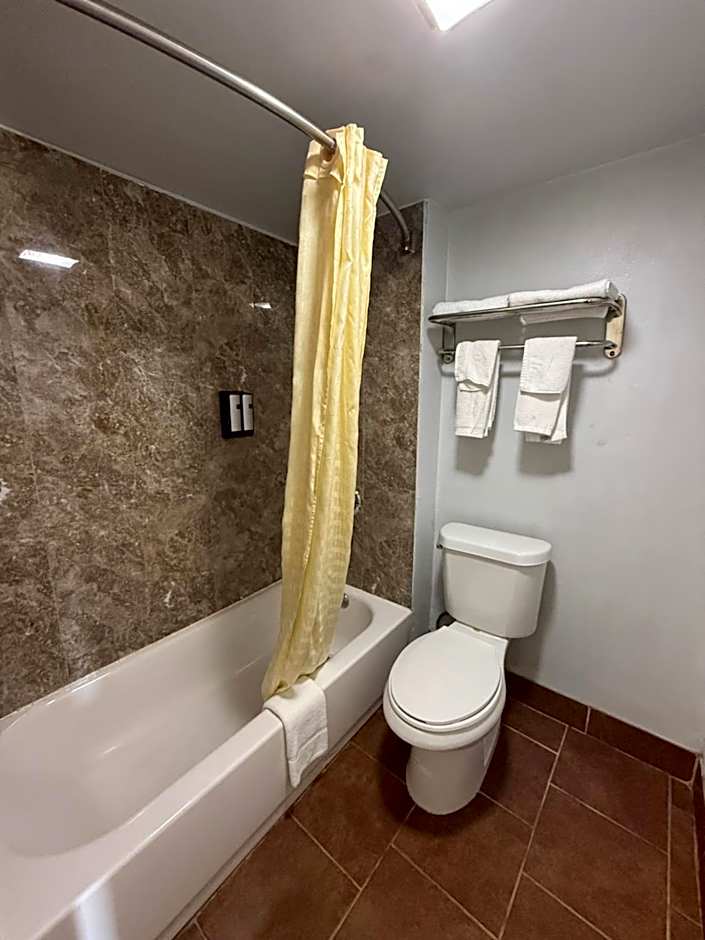 American Inn & Suites