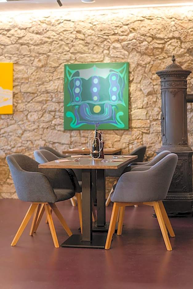 Barka Galéria Hotel és Étterem