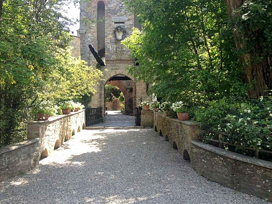 Torre del Barbagianni - Castello di Gropparello