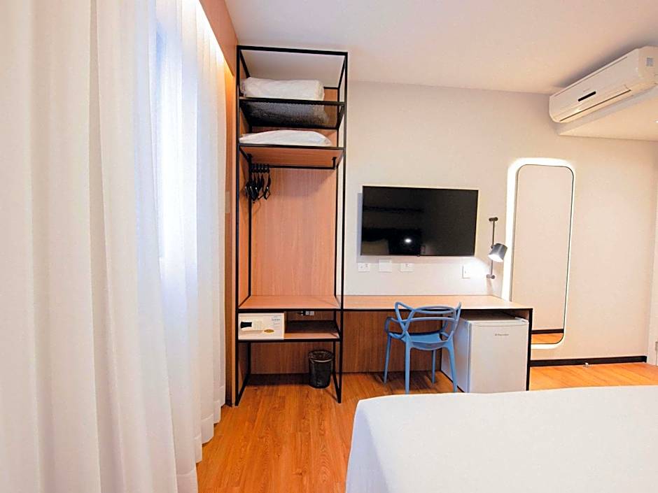 Ibis Curitiba Shopping