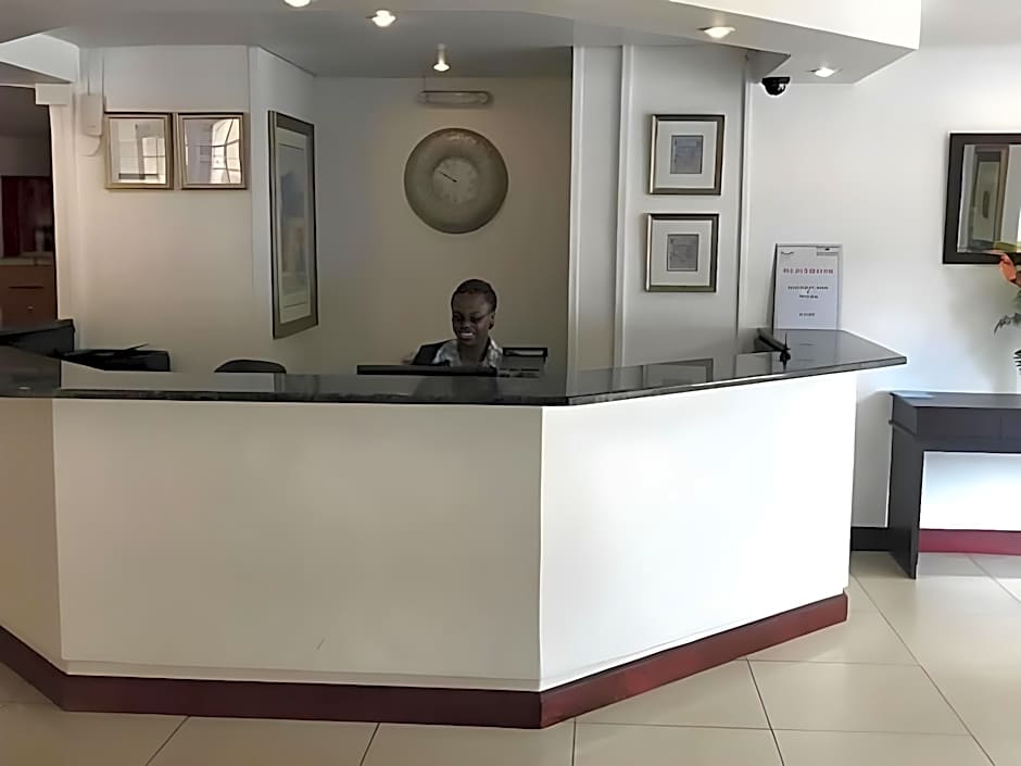 Airport Inn And Suites