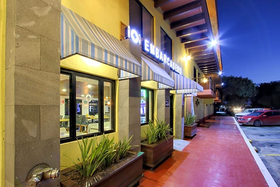 La Pinta Hotel