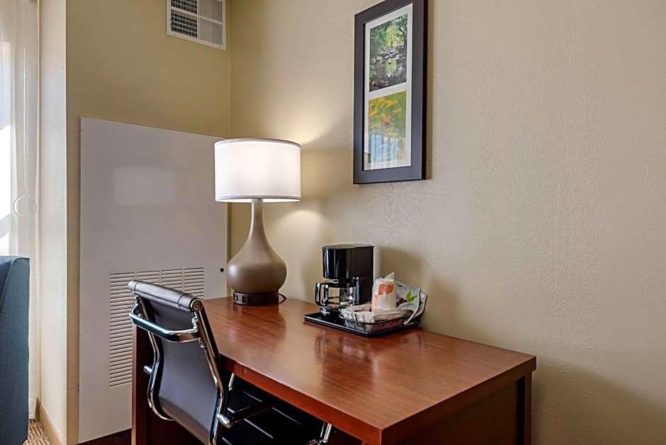 Comfort Inn & Suites Northern Kentucky