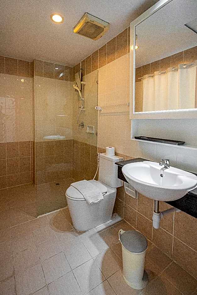 Santi White House Patong