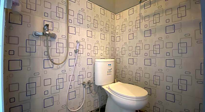 Duta Elite Kostel Syariah near RSUD Caruban Mitra RedDoorz