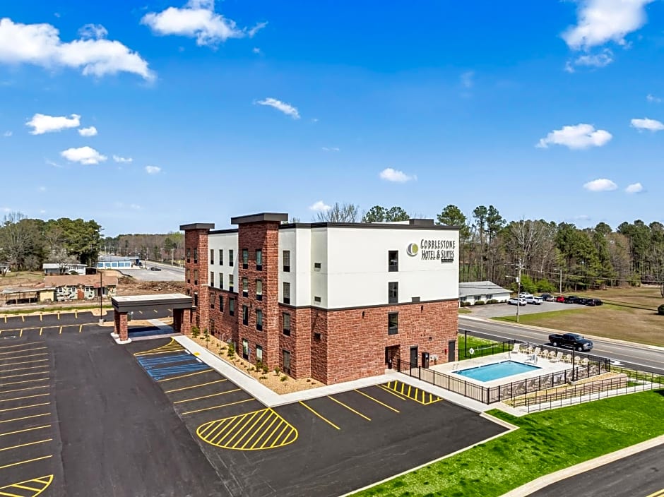 Cobblestone Hotel & Suites - Cullman