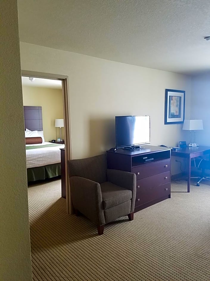 Cobblestone Inn & Suites - Carrington