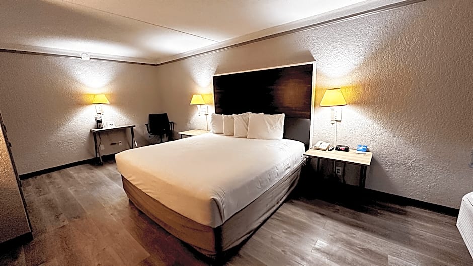 Days Inn by Wyndham Sulphur West