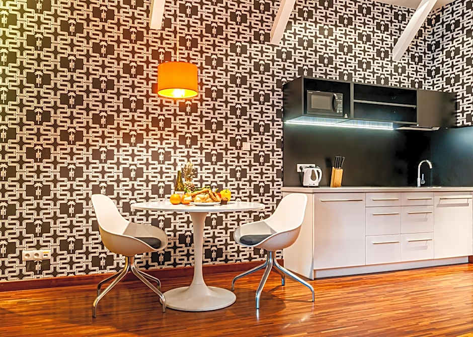 Home & Travel Apartments - AC - Parking - City Centre - Manufaktura - OFF Piotrkowska - EC1 - ATLAS Arena - Orientarium - Monopolis