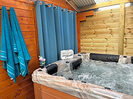 Les Chalets de Marie 974 Réunion - Jacuzzi SPA privatif dans le chalet , sans vis à vis , vue mer