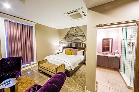 Deluxe Room with Queen Bed - Non Smoking