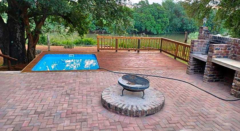 Ekuthuleni River Front Chalets