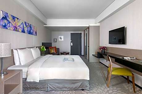 Luxury King Room with Ocean View