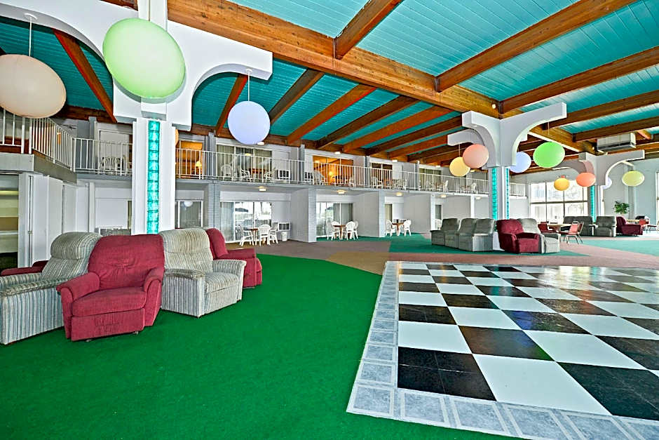 Howard Johnson by Wyndham Benton Harbor
