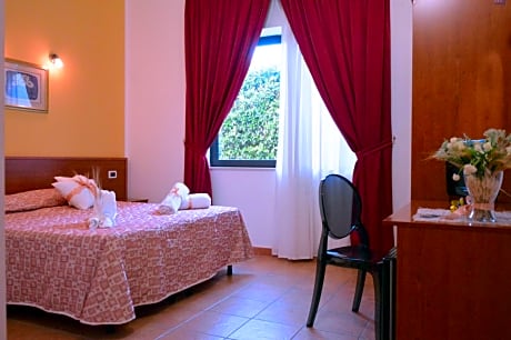 Double or Twin Room with Private Bathroom