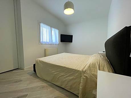 Three-Bedroom Deluxe Apartment