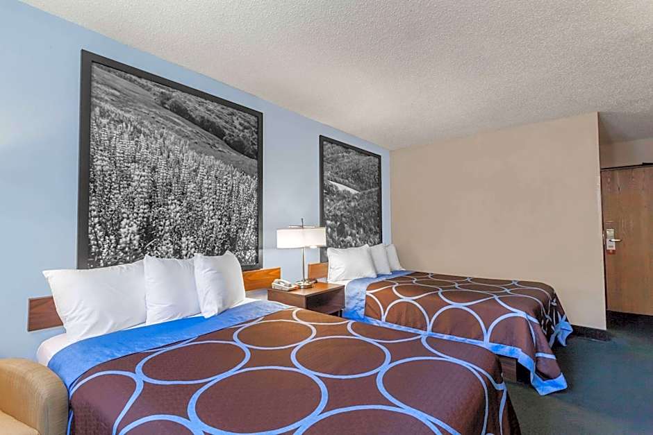 Super 8 by Wyndham East Stroudsburg/Poconos