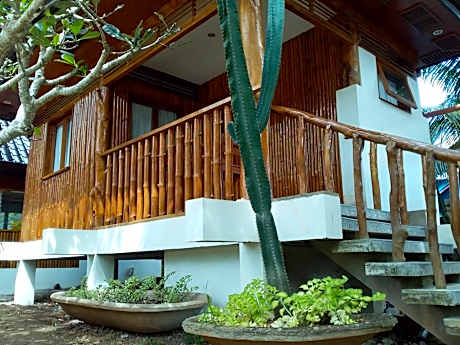 Bamboo House with Balcony