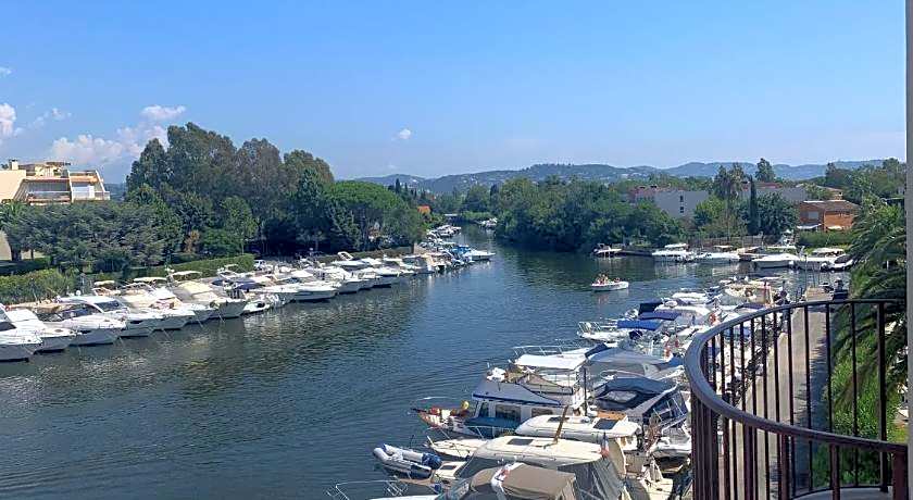 Studio moderne - Port de Mandelieu - Proche Mer