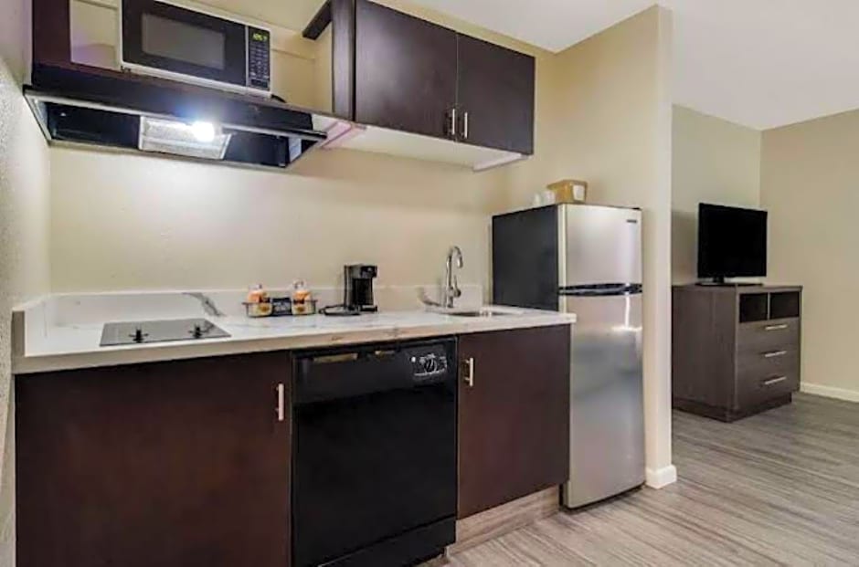 MainStay Suites