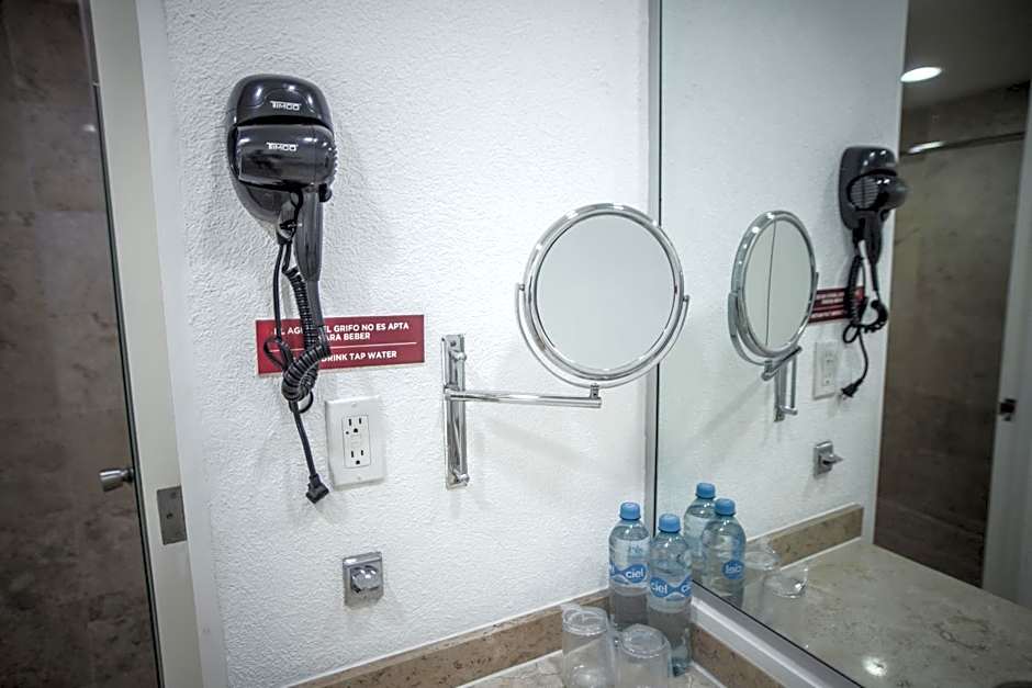 Days Inn by Wyndham Tuxtepec