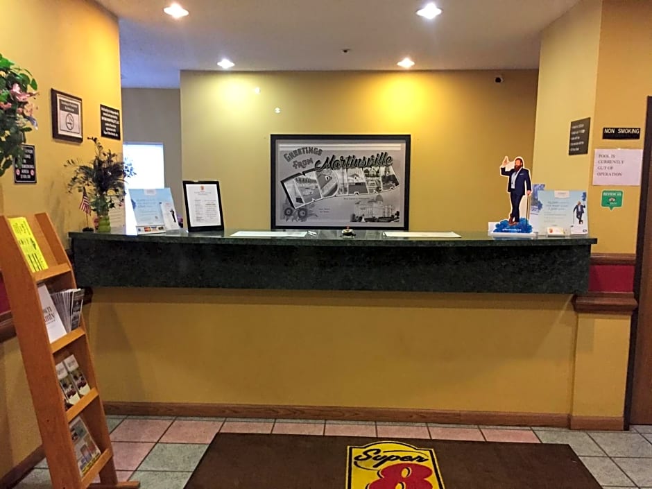 Super 8 by Wyndham Martinsville
