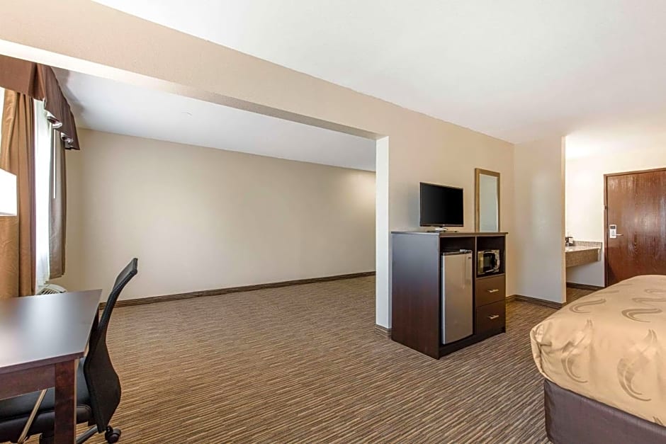 Quality Inn & Suites Metropolis I-24