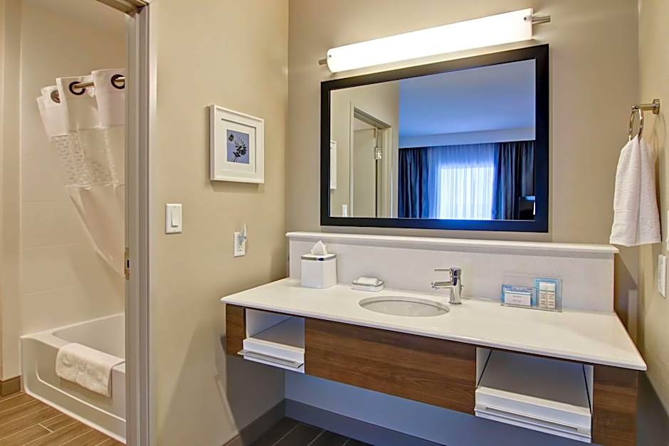 Hampton Inn By Hilton & Suites Grande Prairie, Alberta, Canada