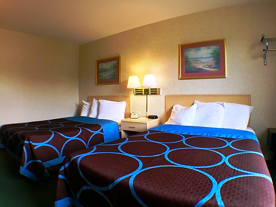 Super 8 by Wyndham Canandaigua