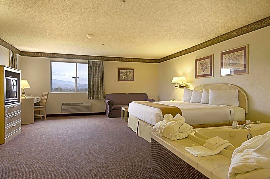 Ramada Limited Redding