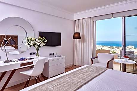 Standard Twin or Double Room - Partial Sea View