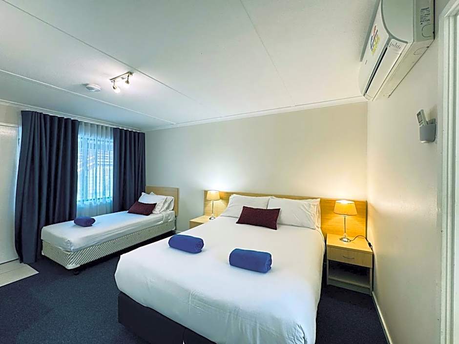 Edinburgh Motor Inn