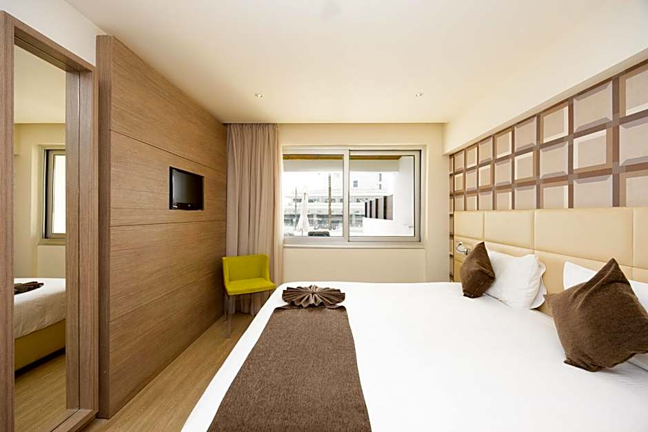 Melpo Antia Hotel & Suites