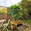Idyllic Clifton Hideaway - Stunning Garden Flat