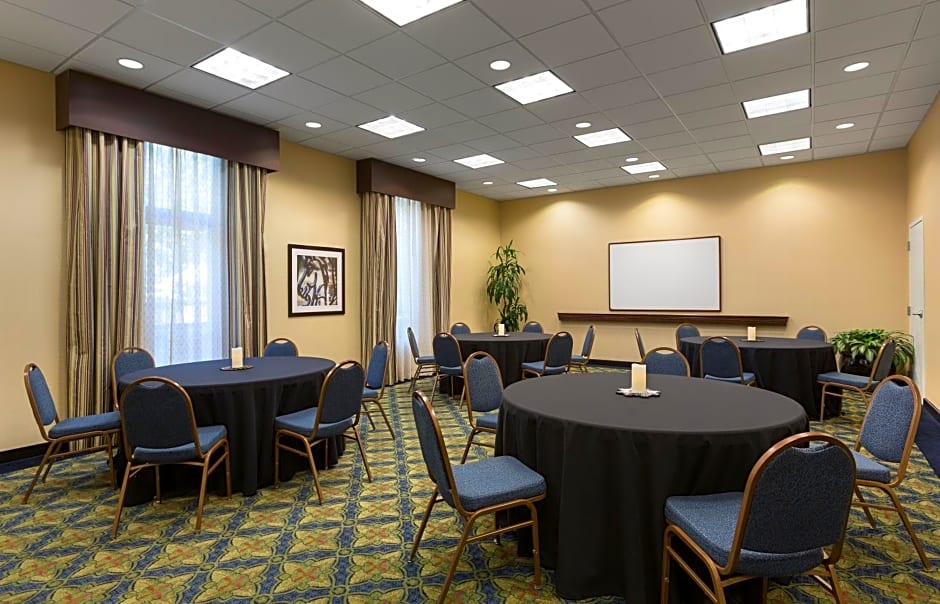 Hampton Inn Belmont at Montcross