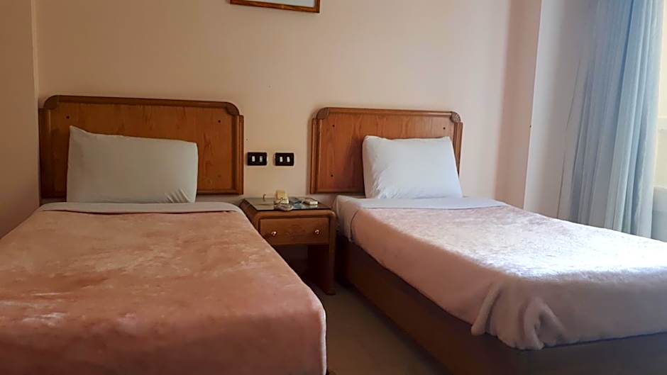 New Pola Hotel