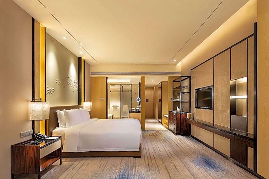 DoubleTree by Hilton Anshun