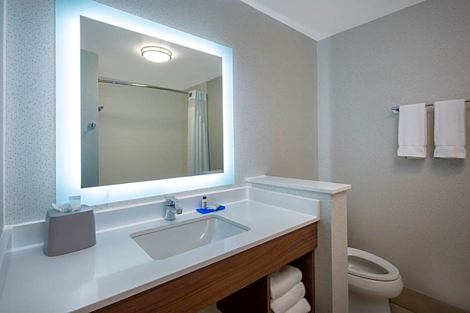 Holiday Inn Express And Suites Chico By IHG