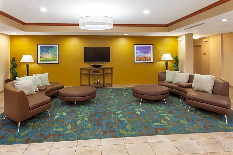 Candlewood Suites Aurora-Naperville